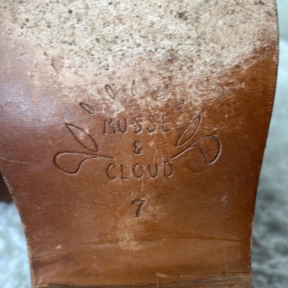Musse & Cloud Anthropologie Coolise Leather Laser Cut Bootie - Picture 10 of 13